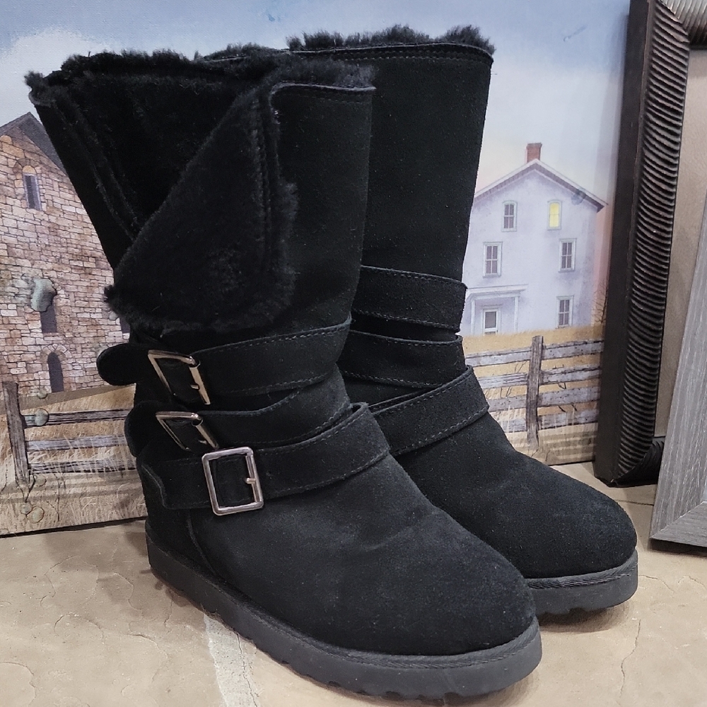 Sz 7 BooRoo Women's Black Suede Boots